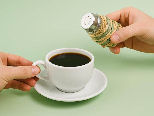 Ste vedeli, da kava in sol lomita vaše kosti?