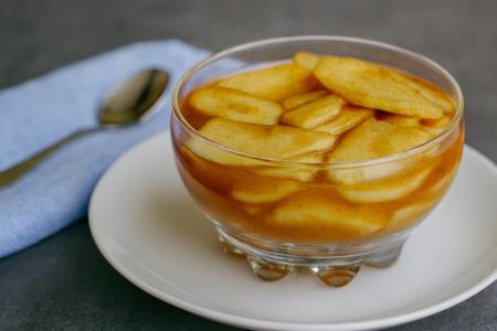 Z enostavnim kompotom do gore vitaminov