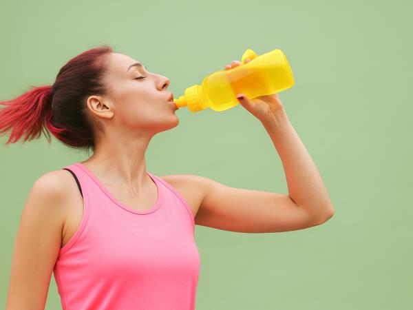 4 zahrbtni razlogi za dehidracijo, ki nimajo nobene zveze z vodo