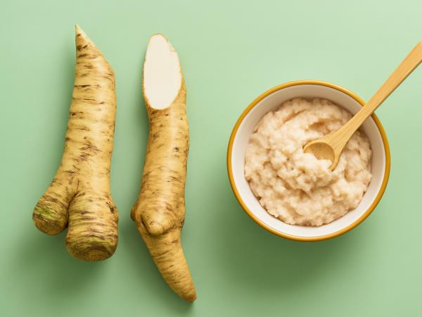 Dve žlički sirupa iz hrena za manjši trebuh