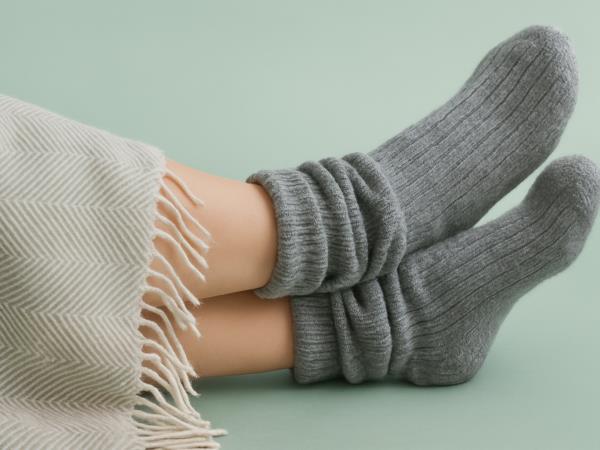 Nogavice v postelji niso samo za pozimi