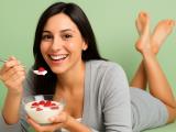 Ali jogurt res dela čudeže in ali vam lahko tudi škodi?
