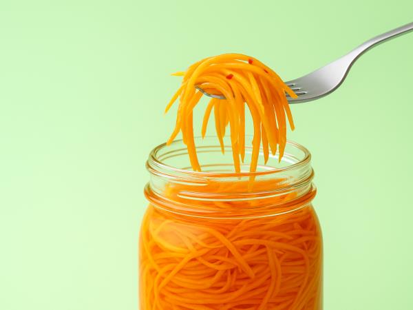 Zimska juha iz korenja in česna