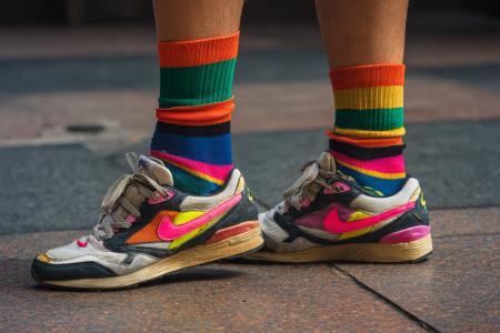 Ne razvezujete superg? To lahko negativno vpliva na zdravje stopal