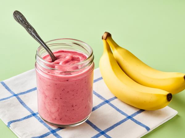 Zamrzni banano, pritisni gumb – in sladoled je tu: recept brez sladkorja, ki vas bo presenetil